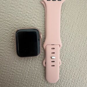 Apple Pink Smartwatch Jewelry with Sleek Design